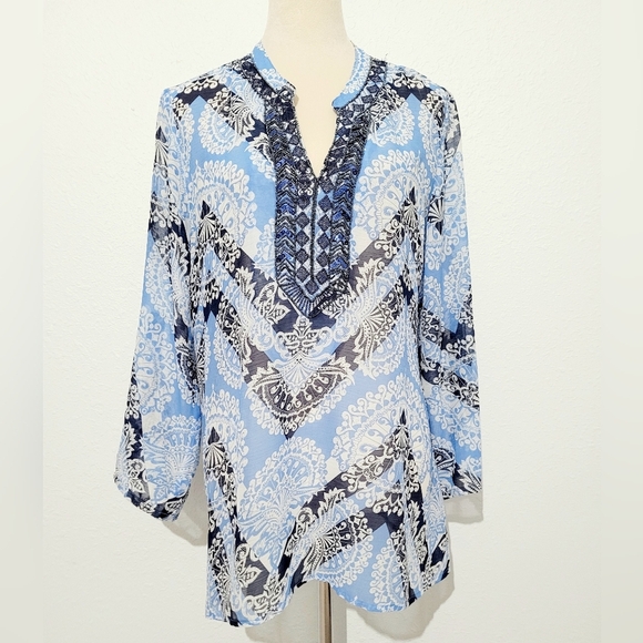 Peck & Peck Tops - Peck & Peck Women's Blouse Size M Blue White Paisley Tunic Top Boho Embroidered